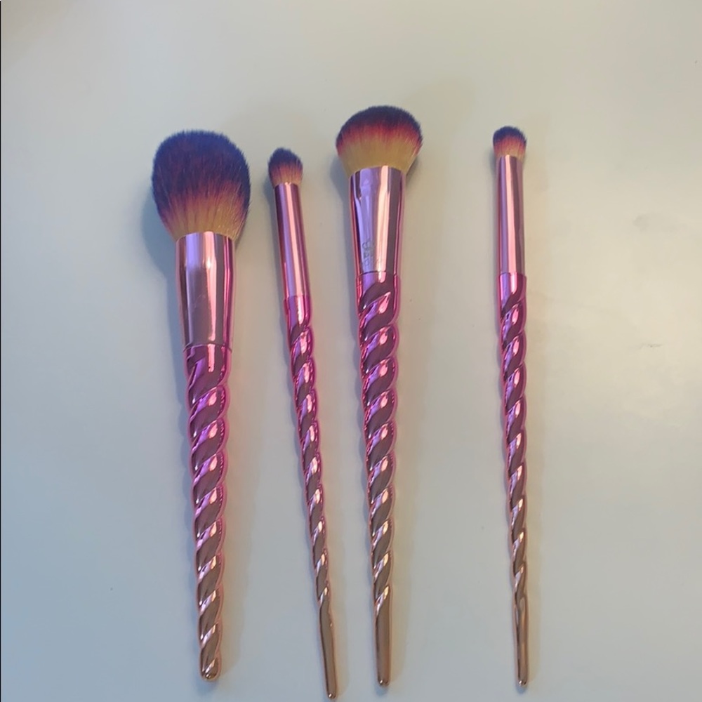 Unicorn 🦄 horn handle makeup brushes